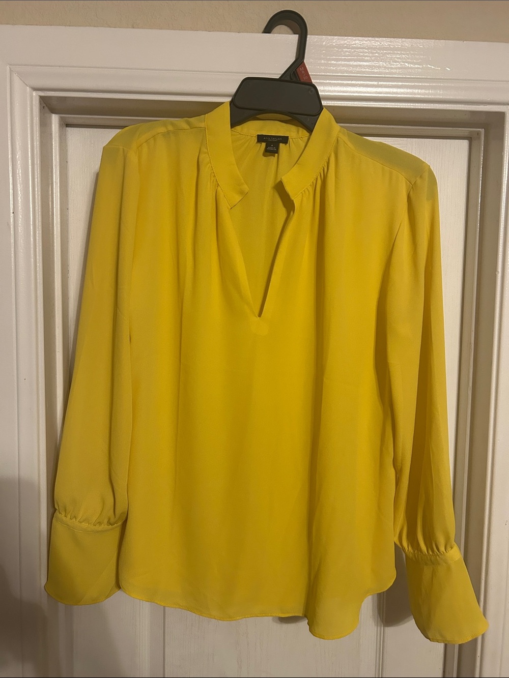 Ann Taylor Factory VNeck Blouse sz M